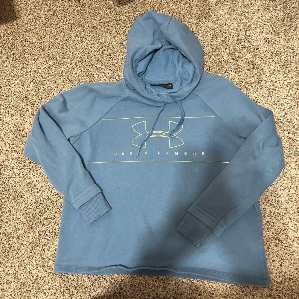 Medium under armour sweatshirt